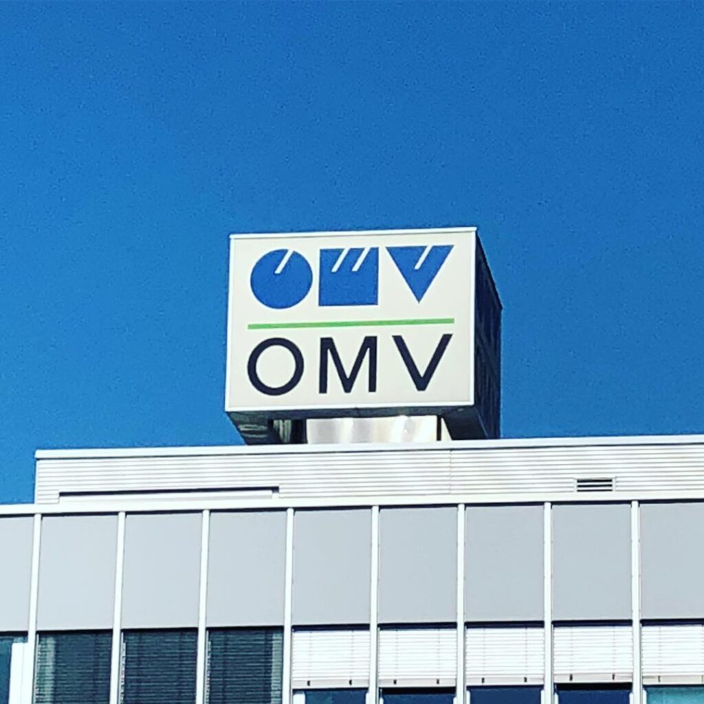 Instagram post from disol.hu. This post is in position 3.